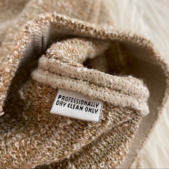 St. John Collection Skirt Gold Cream Boucle, 8 - Picture 8 of 8